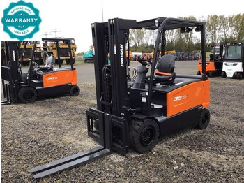 Empilhador elétrico DOOSAN