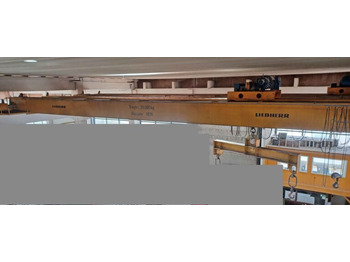 Guindaste de pórtico LIEBHERR