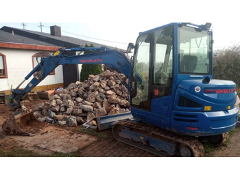 Escavadeira TAKEUCHI