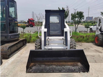 Mini pá carregadora BOBCAT S130