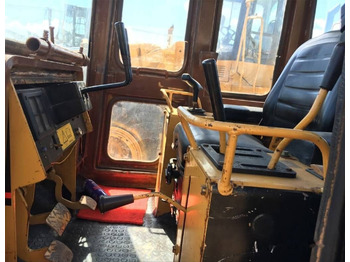 Buldôzer Caterpillar D4C: foto 3