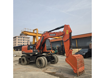 Escavadeira de rodas DOOSAN DX150W