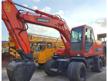 Escavadeira de rodas DOOSAN DH150W-7