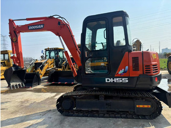 Mini escavadeira DOOSAN DH55