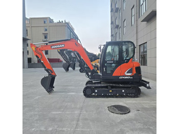 Mini escavadeira DOOSAN DX60