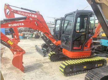 Mini escavadeira KUBOTA U27