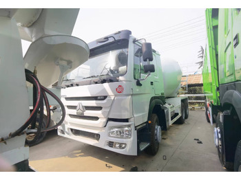 Camião betoneira Sinotruk HOWO 371 6*4 Concrete mixer truck: foto 2