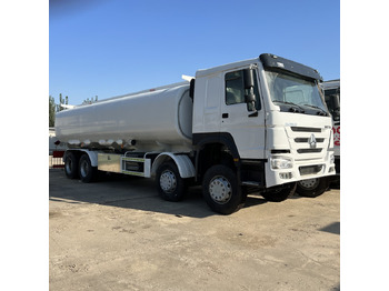 Camião cisterna SINOTRUK HOWO