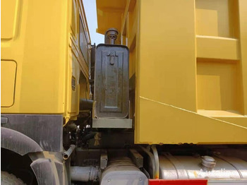 Camião basculante Sinotruk HOWO 6*4 Dump truck: foto 2