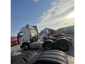 Tombador Sinotruk HOWO T7H480 Tractor: foto 4
