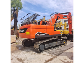 Escavadora de rastos DOOSAN DX225
