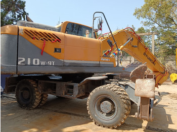 Escavadeira de rodas HYUNDAI R210