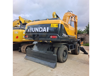 Escavadeira de rodas HYUNDAI