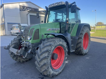 Trator FENDT 700 Vario