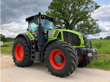 Trator CLAAS Axion 920