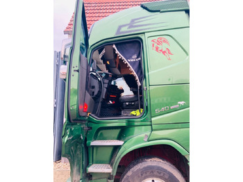 Camião de transporte de madeira Volvo FH 64 R - 540 6x4 Kurzholzzug: foto 3