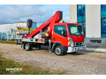 Caminhão com plataforma aérea