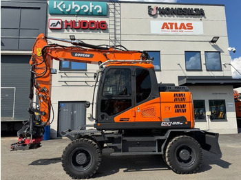 Escavadeira de rodas DOOSAN DX165W
