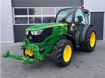 Trator JOHN DEERE