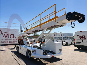 Veículo com correia transportadora CHARLATTE