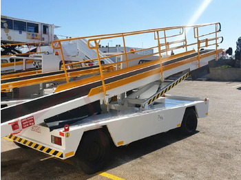 Veículo com correia transportadora EINSA