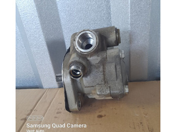 Bomba de direção para Camião Mercedes-Benz A0034606180   Mercedes-Benz ACTROS AROCS MP4 A0034606180 truck: foto 3