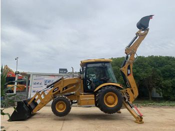 Retroescavadeira CATERPILLAR 420