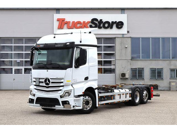 Camião transportador de contêineres/ Caixa móvel MERCEDES-BENZ Actros 2546