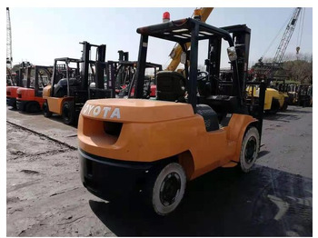 Empilhador TOYOTA
