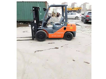 Empilhador TOYOTA