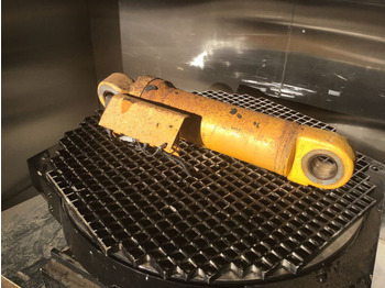 Cilindro hidráulico LIEBHERR