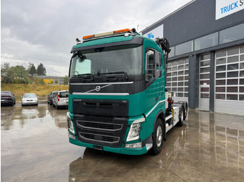 Camião de transporte de madeira VOLVO FH 540