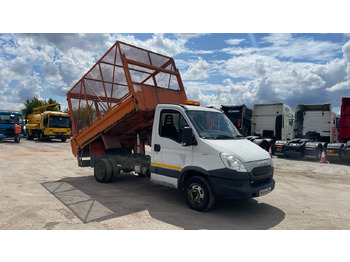 Camião basculante IVECO Daily