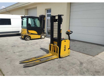 Stacker YALE