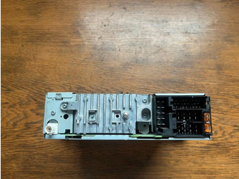 Cabine e interior para Camião Mercedes-Benz Actros MP4 TCC Low Radio A0004466562: foto 5