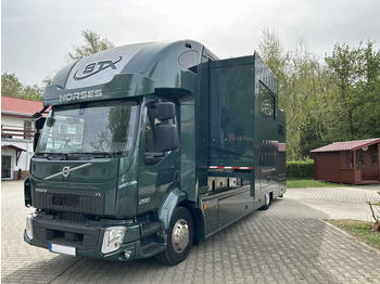 Camião de transporte de cavalos VOLVO FL6