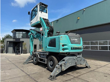 Manipulador de material Liebherr LH 22 M: foto 3