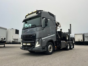 Camião de transporte de madeira VOLVO FH16 650