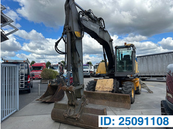 Escavadeira de rodas VOLVO EW140