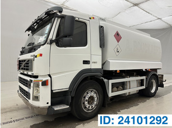 Camião cisterna VOLVO FM9 260