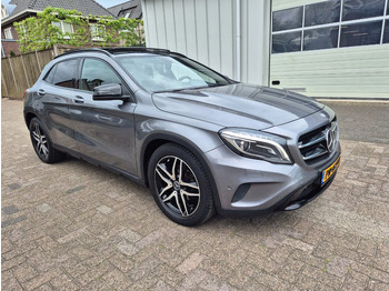 Sedan MERCEDES-BENZ