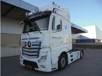 Tractor MERCEDES-BENZ Actros 1842