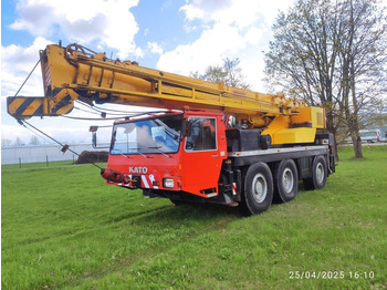 Grua móvel KATO