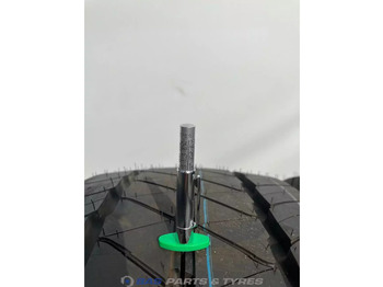 Pneu para Camião Goodyear Goodyear 265/70R17.5 KMax S 139/136 M M+S 3PMSF gebruikte set: foto 3 Pneu para Camião Goodyear Goodyear 265/70R17.5 KMax S 139/136 M M+S 3PMSF gebruikte set: foto 3