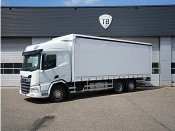 Camião de lona DAF XD 450