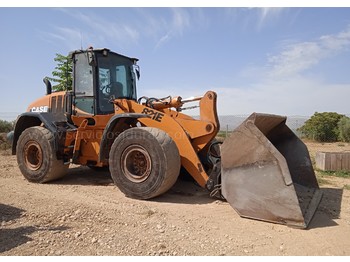 Pá carregadora de rodas CASE 821E: foto 1