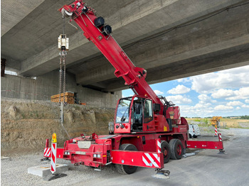 Grua móvel DEMAG