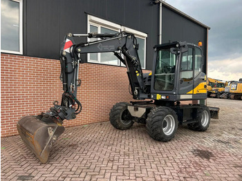 Escavadeira de rodas TEREX