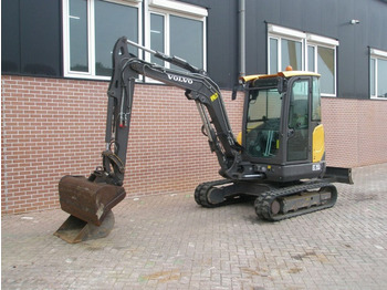 Mini escavadeira VOLVO EC35D