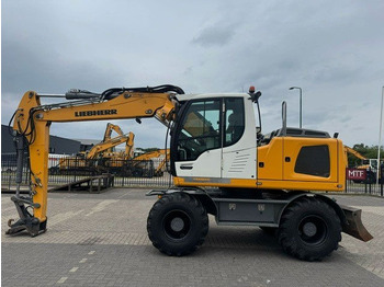 Escavadeira de rodas LIEBHERR A 914